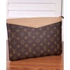 Louis Vuitton Daily Pouch M62048 M64590 M64591