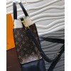 Louis Vuitton On My Side M53823