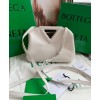 Bottega Veneta Point 658476 Cream